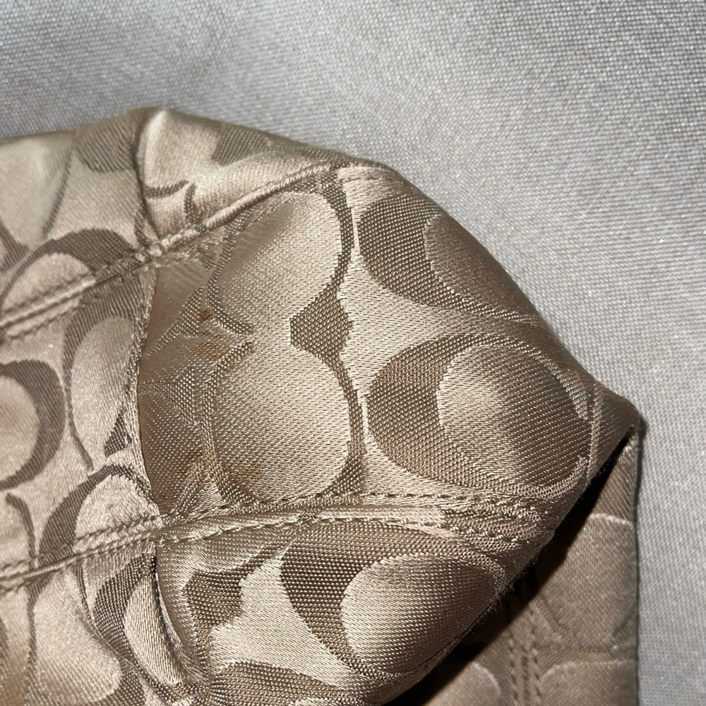 Coach Signature Brown and Cream Shoulder Bag - Picture 7 of 8